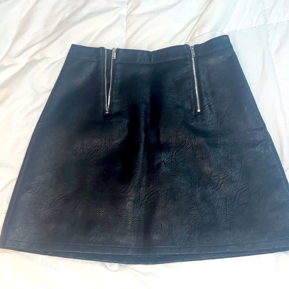 NWOT-Zara Faux Leather Skirt